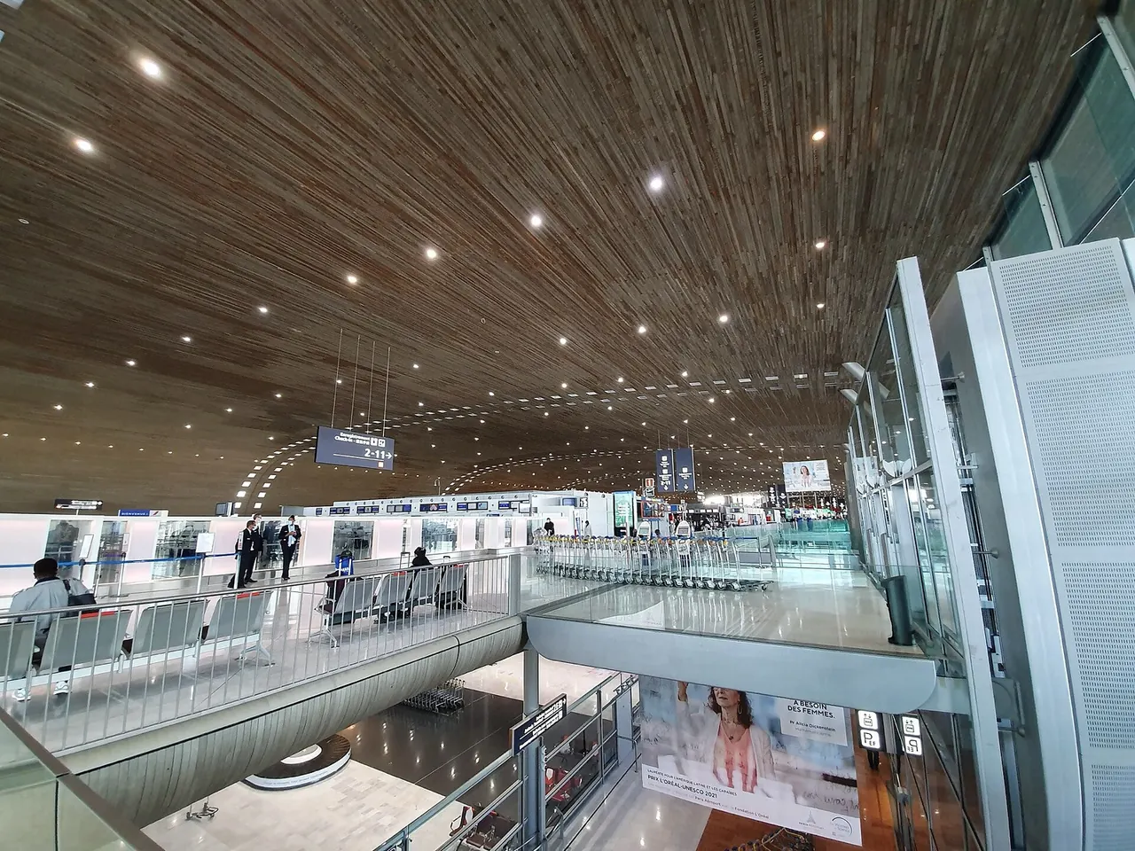 Private car to Paris CDG and VIP departure, Departure